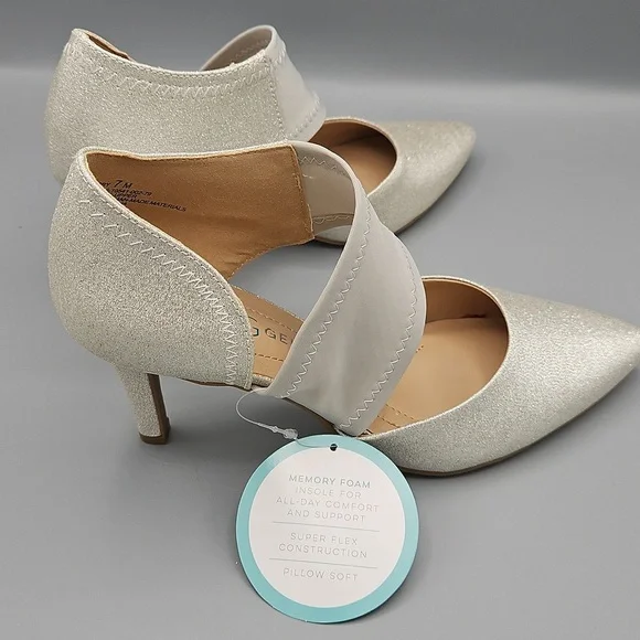 Andrew Geller Memory Foam Champagne/Silver Heels Size 7 NIB - Picture 3 of 8